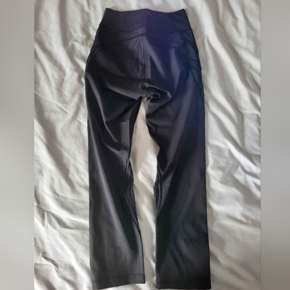 Lululemon cropped leggings - Picture 2 of 4